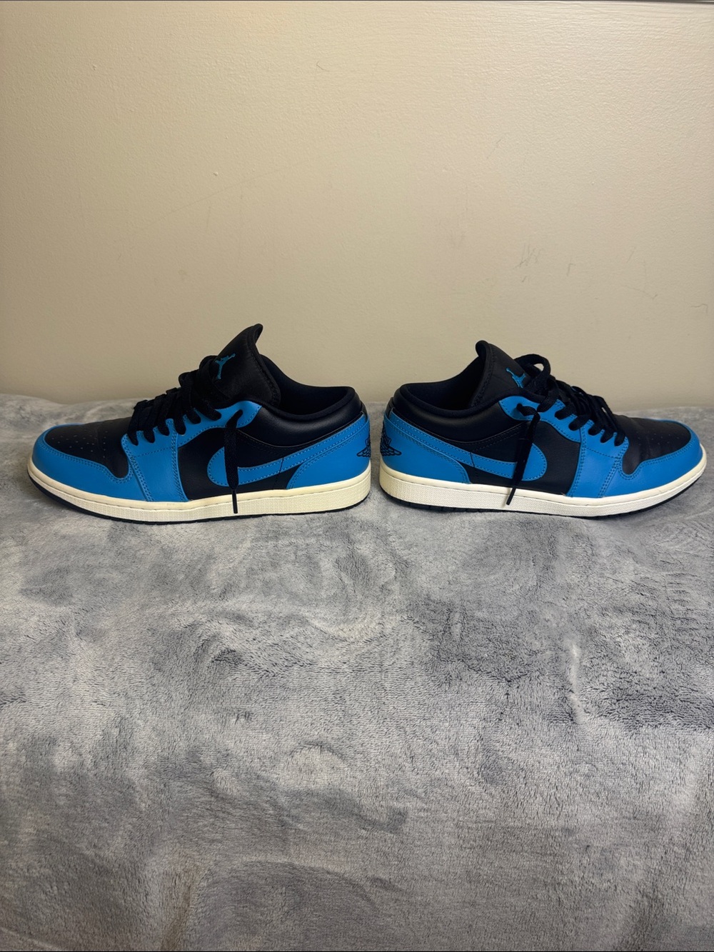 Air Jordan 1 Low Laser Blue Black - 553558-410 - Men’s Size 9.5